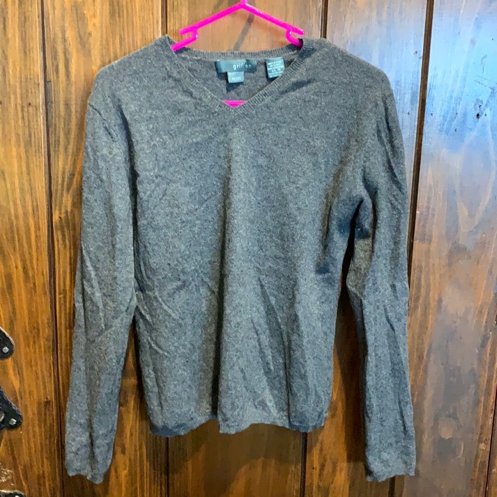 Lightweight cashmere sweater